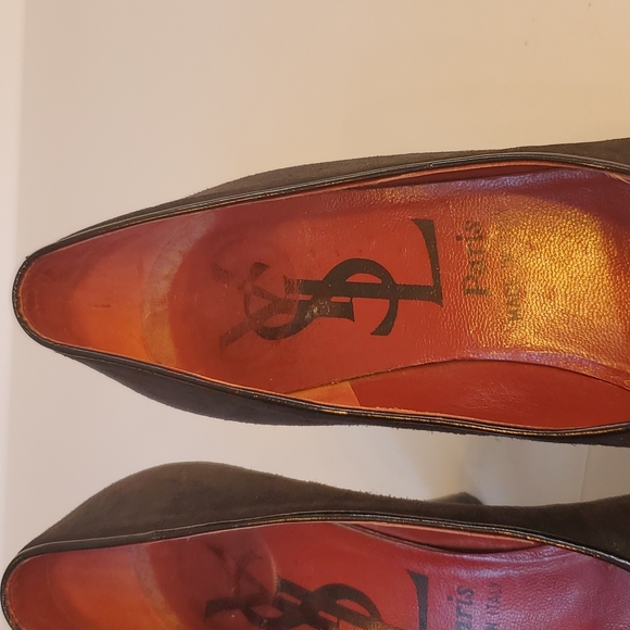 Vintage Yves Saint Laurent Designer Black Suede / Patent Cap Toe Pumps - Size 8N - Picture 9 of 16